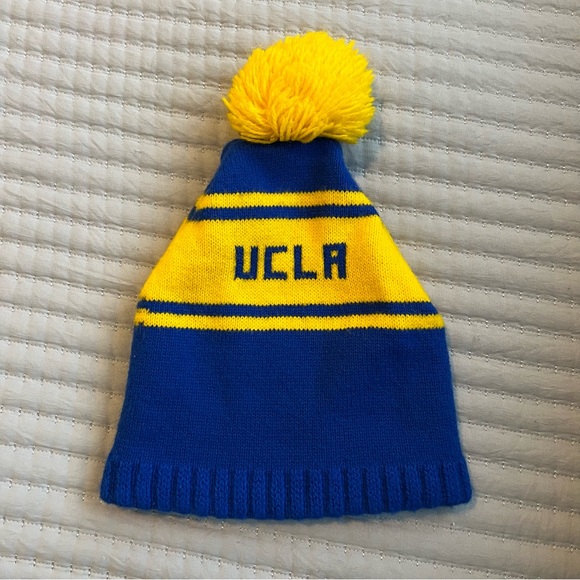Vintage UCLA Bruins Beanie Hat with Pom - Picture 4 of 14
